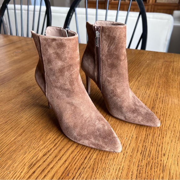 ⭐️ Steven by Steve Madden Leiland Chestnut Suede Pointy Toe Ankle Booties Sz 5.5 - Picture 1 of 9